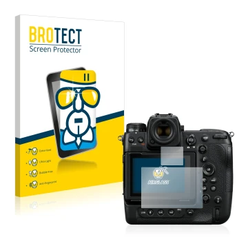 Parte frontal de un envase de producto con el logotipo de la marca BROTECT. Al lado se muestra el dispositivo Nikon Z 9 (Panta