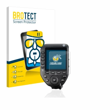 Parte frontal de un envase de producto con el logotipo de la marca BROTECT. Al lado se muestra el dispositivo Godox XPro II co