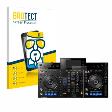 Parte frontal de un envase de producto con el logotipo de la marca BROTECT. Al lado se muestra el dispositivo Pioneer XDJ-RX c