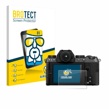 Parte frontal de un envase de producto con el logotipo de la marca BROTECT. Al lado se muestra el dispositivo Fujifilm X-S20 c