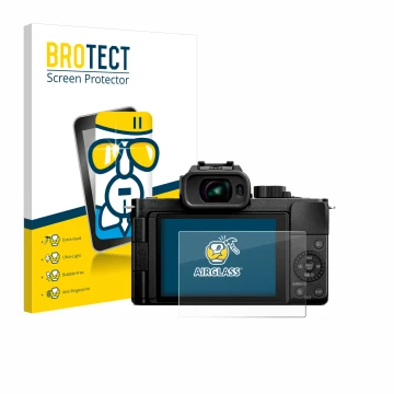 Parte frontal de un envase de producto con el logotipo de la marca BROTECT. Al lado se muestra el dispositivo Panasonic Lumix 