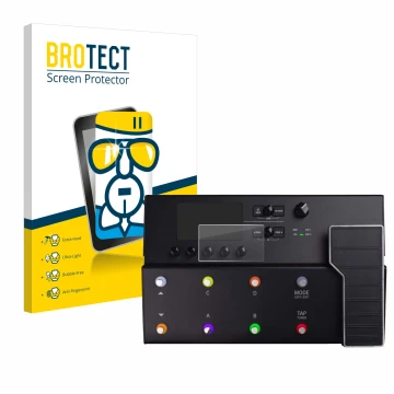Parte frontal de un envase de producto con el logotipo de la marca BROTECT. Al lado se muestra el dispositivo Line 6 POD Go co