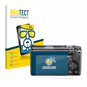 Parte frontal de un envase de producto con el logotipo de la marca BROTECT. Al lado se muestra el dispositivo Ricoh GR III HDF