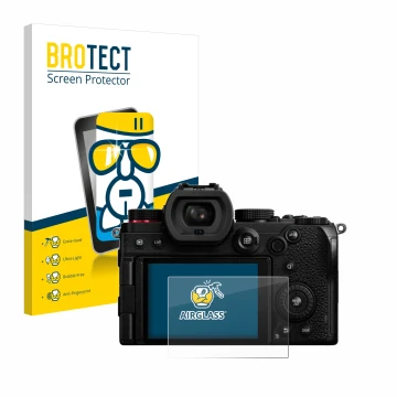 Parte frontal de un envase de producto con el logotipo de la marca BROTECT. Al lado se muestra el dispositivo Panasonic Lumix 