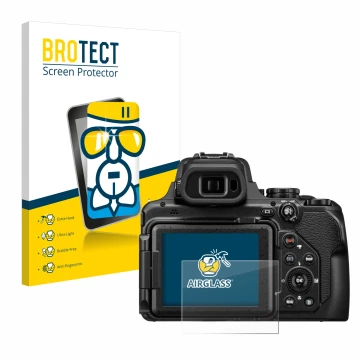 Parte frontal de un envase de producto con el logotipo de la marca BROTECT. Al lado se muestra el dispositivo Nikon Coolpix P1