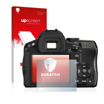 Parte frontal de un envase de producto con el logotipo de la marca upscreen. Al lado se muestra el dispositivo Pentax K-30 con