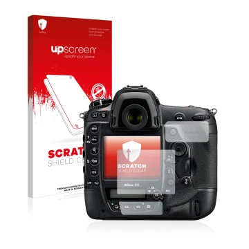 Parte frontal de un envase de producto con el logotipo de la marca upscreen. Al lado se muestra el dispositivo Nikon D5 con su