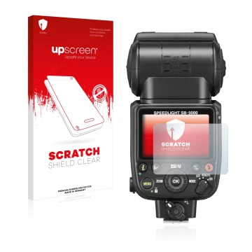 Parte frontal de un envase de producto con el logotipo de la marca upscreen. Al lado se muestra el dispositivo Nikon SB-5000 c