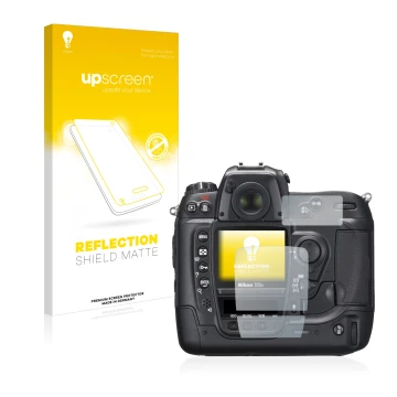 Parte frontal de un envase de producto con el logotipo de la marca upscreen. Al lado se muestra el dispositivo Nikon D2X con s