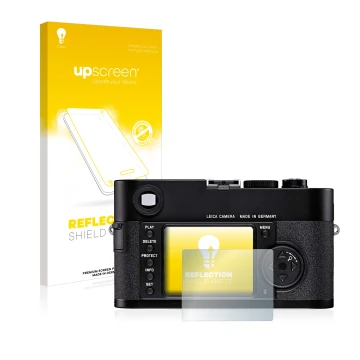 Parte frontal de un envase de producto con el logotipo de la marca upscreen. Al lado se muestra el dispositivo Leica M8 con su