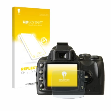 Parte frontal de un envase de producto con el logotipo de la marca upscreen. Al lado se muestra el dispositivo Nikon D40x con 