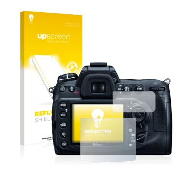 Parte frontal de un envase de producto con el logotipo de la marca upscreen. Al lado se muestra el dispositivo Nikon D300 con 
