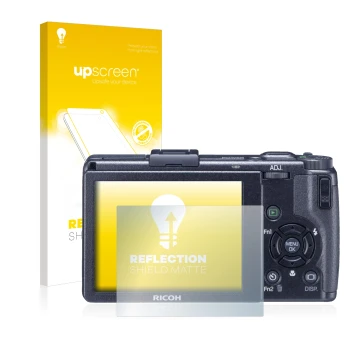 Parte frontal de un envase de producto con el logotipo de la marca upscreen. Al lado se muestra el dispositivo Ricoh GR Digita