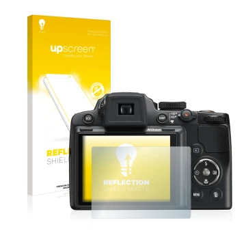 Parte frontal de un envase de producto con el logotipo de la marca upscreen. Al lado se muestra el dispositivo Nikon Coolpix P