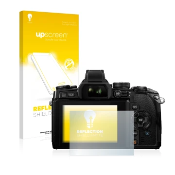 Parte frontal de un envase de producto con el logotipo de la marca upscreen. Al lado se muestra el dispositivo Olympus OM-D E-