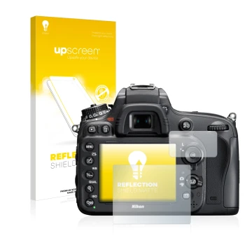 Parte frontal de un envase de producto con el logotipo de la marca upscreen. Al lado se muestra el dispositivo Nikon D610 con 