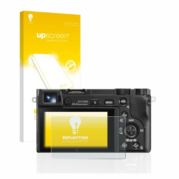 Parte frontal de un envase de producto con el logotipo de la marca upscreen. Al lado se muestra el dispositivo Sony Alpha 6000