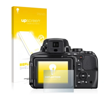 Parte frontal de un envase de producto con el logotipo de la marca upscreen. Al lado se muestra el dispositivo Nikon Coolpix P