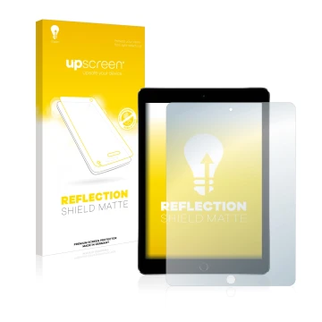 Parte frontal de un envase de producto con el logotipo de la marca upscreen. Al lado se muestra el dispositivo Apple iPad Pro 