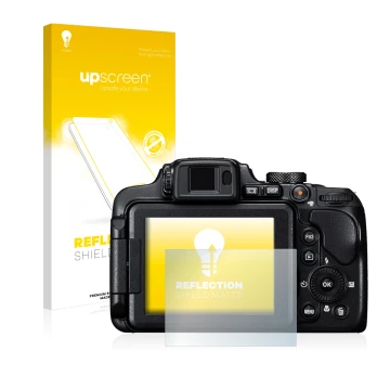 Parte frontal de un envase de producto con el logotipo de la marca upscreen. Al lado se muestra el dispositivo Nikon Coolpix B