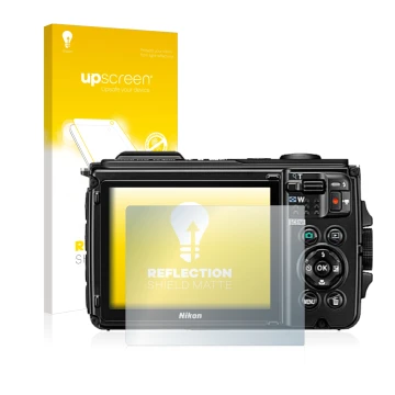 Parte frontal de un envase de producto con el logotipo de la marca upscreen. Al lado se muestra el dispositivo Nikon Coolpix W