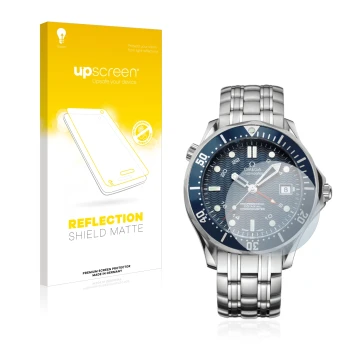 Parte frontal de un envase de producto con el logotipo de la marca upscreen. Al lado se muestra el dispositivo Omega Seamaster