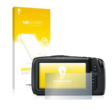 Parte frontal de un envase de producto con el logotipo de la marca upscreen. Al lado se muestra el dispositivo Blackmagic Pock