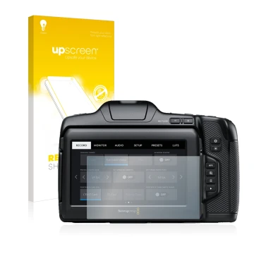 Parte frontal de un envase de producto con el logotipo de la marca upscreen. Al lado se muestra el dispositivo Blackmagic Pock