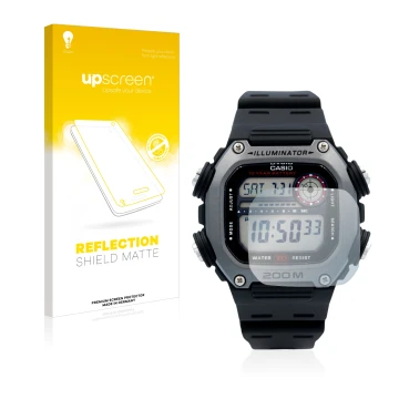 Parte frontal de un envase de producto con el logotipo de la marca upscreen. Al lado se muestra el dispositivo Casio DW-291H c