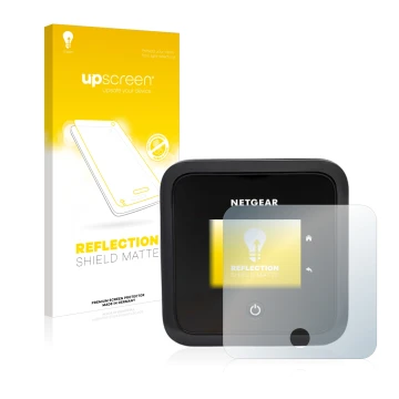 Parte frontal de un envase de producto con el logotipo de la marca upscreen. Al lado se muestra el dispositivo Netgear Nightha