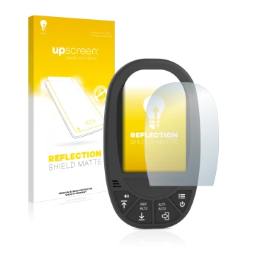 Parte frontal de un envase de producto con el logotipo de la marca upscreen. Al lado se muestra el dispositivo Flymaster GPS L