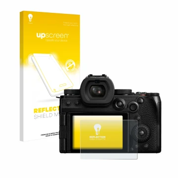 Parte frontal de un envase de producto con el logotipo de la marca upscreen. Al lado se muestra el dispositivo Panasonic Lumix