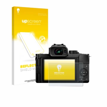 Parte frontal de un envase de producto con el logotipo de la marca upscreen. Al lado se muestra el dispositivo Panasonic Lumix
