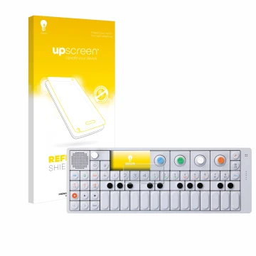 Parte frontal de un envase de producto con el logotipo de la marca upscreen. Al lado se muestra el dispositivo Teenage Enginee