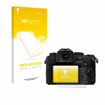 Parte frontal de un envase de producto con el logotipo de la marca upscreen. Al lado se muestra el dispositivo Panasonic Lumix