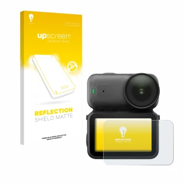 Parte frontal de un envase de producto con el logotipo de la marca upscreen. Al lado se muestra el dispositivo DJI Osmo Nano c