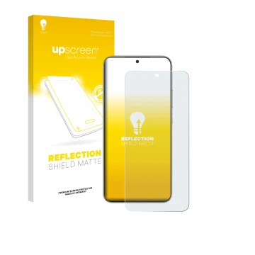 Parte frontal de un envase de producto con el logotipo de la marca upscreen. Al lado se muestra el dispositivo Honor X70 con s