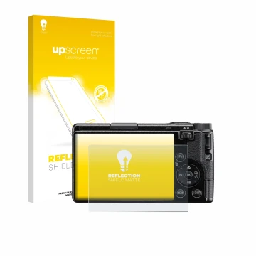 Parte frontal de un envase de producto con el logotipo de la marca upscreen. Al lado se muestra el dispositivo Ricoh GR IV HDF