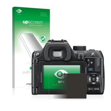 Parte frontal de un envase de producto con el logotipo de la marca upscreen. Al lado se muestra el dispositivo Pentax K-70 con