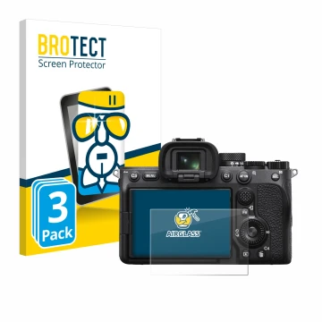 Parte frontal de un envase de producto con el logotipo de la marca BROTECT. Al lado se muestra el dispositivo Sony Alpha 7 IV 