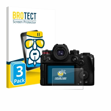 Parte frontal de un envase de producto con el logotipo de la marca BROTECT. Al lado se muestra el dispositivo Panasonic Lumix 