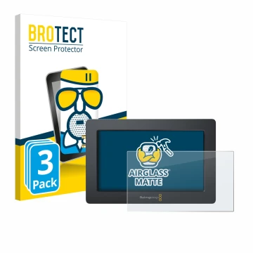 Parte frontal de un envase de producto con el logotipo de la marca BROTECT. Al lado se muestra el dispositivo Blackmagic Desig