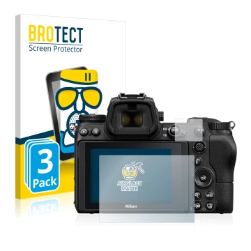 Parte frontal de un envase de producto con el logotipo de la marca BROTECT. Al lado se muestra el dispositivo Nikon Z 6 con su