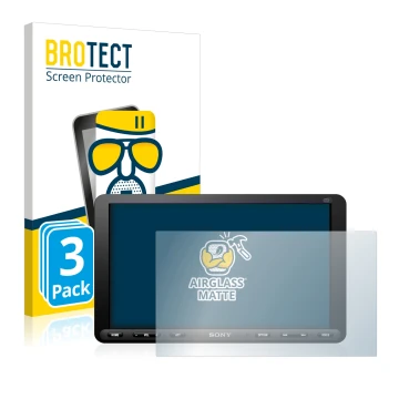 Parte frontal de un envase de producto con el logotipo de la marca BROTECT. Al lado se muestra el dispositivo Sony XAV-AX8050D