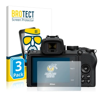 Parte frontal de un envase de producto con el logotipo de la marca BROTECT. Al lado se muestra el dispositivo Nikon Z 50 con s
