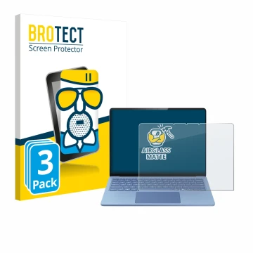 Parte frontal de un envase de producto con el logotipo de la marca BROTECT. Al lado se muestra el dispositivo Microsoft Surfac