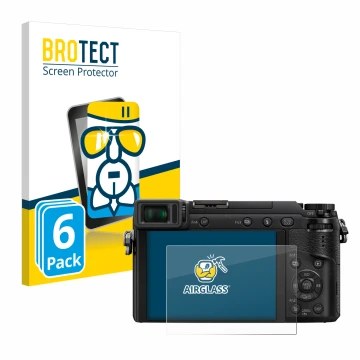 Parte frontal de un envase de producto con el logotipo de la marca BROTECT. Al lado se muestra el dispositivo Panasonic Lumix 