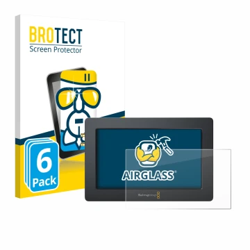 Parte frontal de un envase de producto con el logotipo de la marca BROTECT. Al lado se muestra el dispositivo Blackmagic Desig