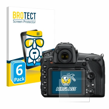 Parte frontal de un envase de producto con el logotipo de la marca BROTECT. Al lado se muestra el dispositivo Nikon D850 con s