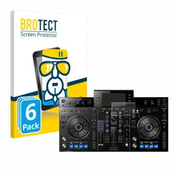 Parte frontal de un envase de producto con el logotipo de la marca BROTECT. Al lado se muestra el dispositivo Pioneer XDJ-RX c